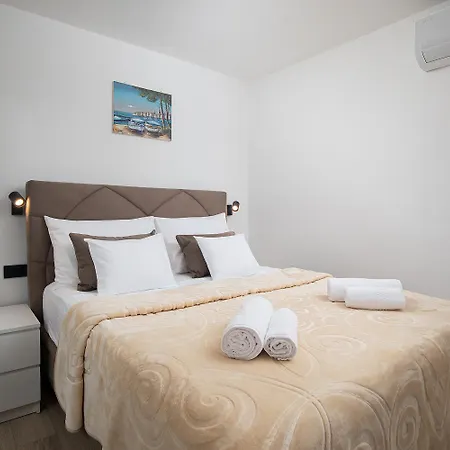 Pu La La Apartment Free Private Parking Pula Exterior photo