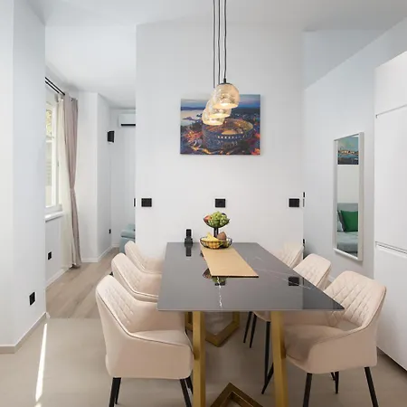 Pu La La Apartment Free Private Parking Pula Exterior photo